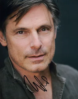 Nicholas Guest autograph