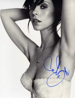 Jennifer Love Hewitt autograph