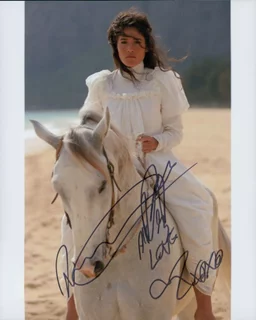 Q'Orianka Kilcher autograph