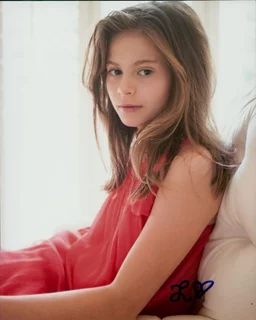 Lou Lou Safran autograph