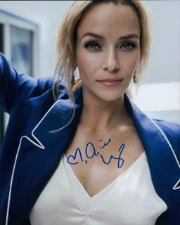 Annie Wersching autograph