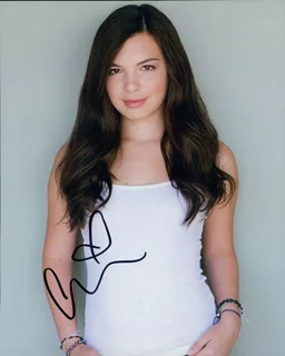 Isabella Gomez autograph