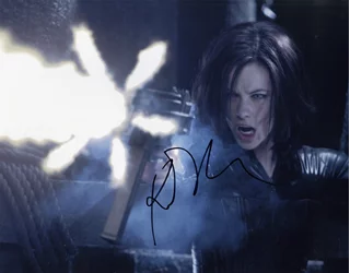 Kate Beckinsale autograph