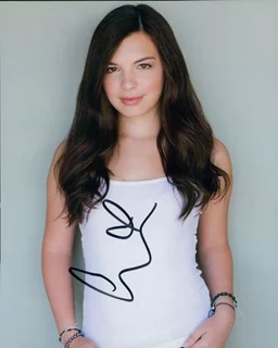 Isabella Gomez autograph