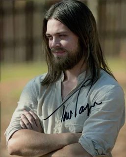 Tom Payne autograph