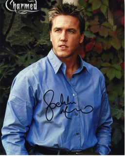 Lochlyn Munro autograph