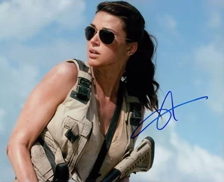 Adrianne Palicki autograph