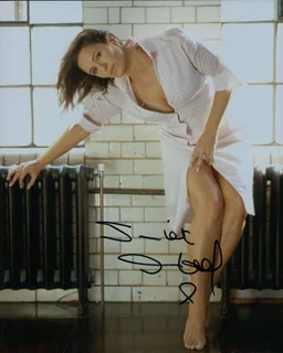 Juliet Aubrey autograph