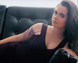 Vanessa Marano autograph