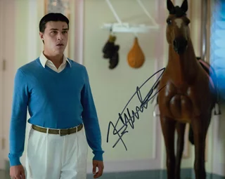 Finn Wittrock autograph