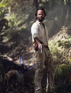 Walt Goggins autograph