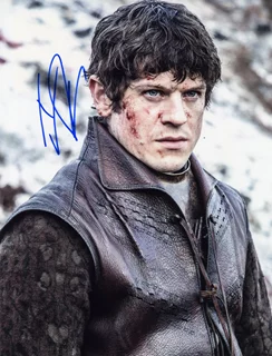 Iwan Rheon autograph
