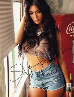 Nicole Scherzinger autograph