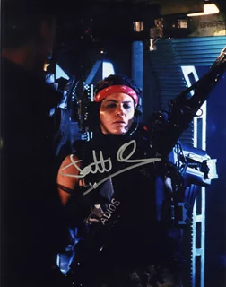 Jenette Goldstein autograph