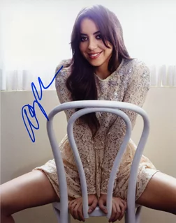 Aubrey Plaza autograph