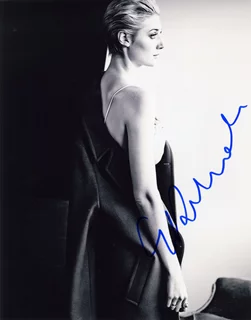 Elizabeth Debicki autograph
