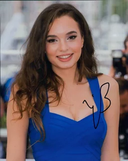 Ingrid Bisu autograph