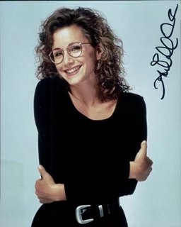 Gabrielle Carteris autograph