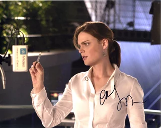 Emily Deschanel autograph