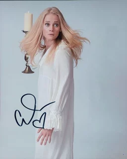 Carly Schroeder autograph