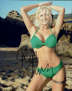 Kelsey Turner autograph