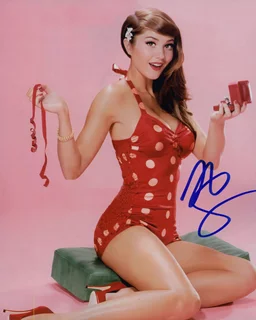 Mary Elizabeth Winstead autograph