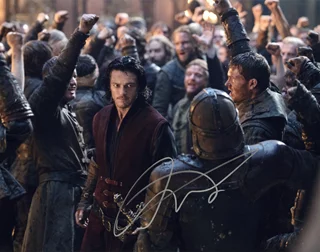 Luke  Evans autograph