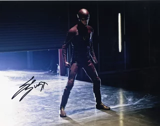 Grant Gustin autograph
