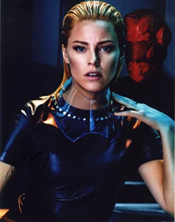 Elizabeth Banks autograph