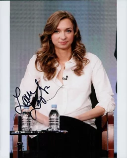 Lauren Lapkus autograph