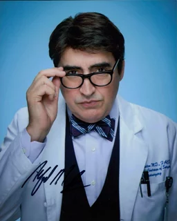 Alfred Molina autograph