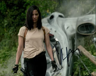 Olivia Munn autograph
