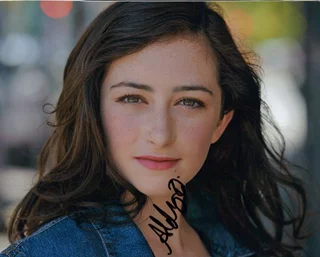 Abby Quinn autograph