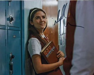 Isabelle Fuhrman autograph