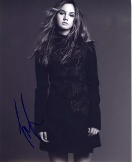 Liana Liberato autograph