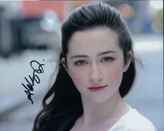 Abby Quinn autograph