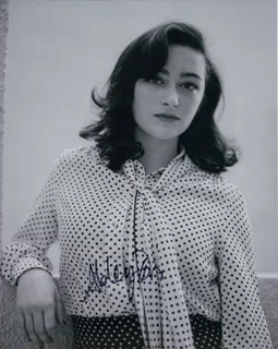 Abby Quinn autograph