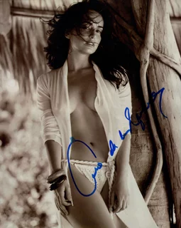 Ana de la Reguera autograph