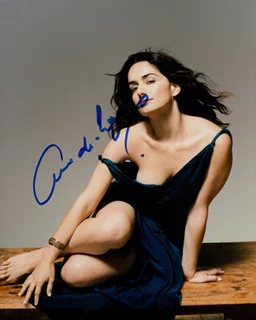 Ana de la Reguera autograph