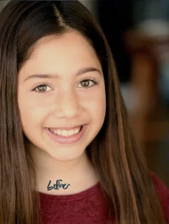 Sofia Esmaili autograph