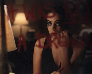 Lorenza Izzo autograph
