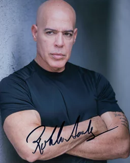 Roberto Sanchez autograph