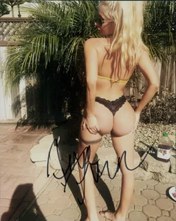 Kelsey Turner autograph