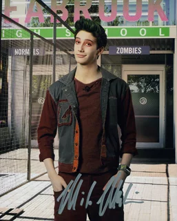 Milo Manheim autograph
