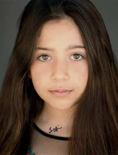 Sofia Esmaili autograph