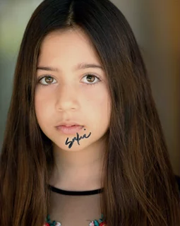 Sofia Esmaili autograph