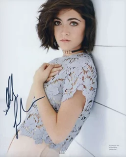 Isabelle Fuhrman autograph