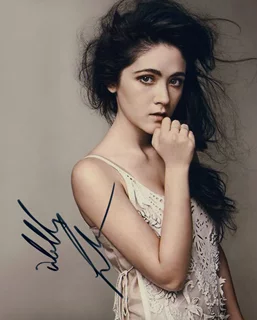 Isabelle Fuhrman autograph
