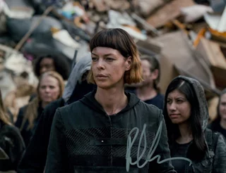 Pollyanna McIntosh autograph