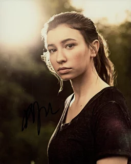 Katelyn Nacon autograph
